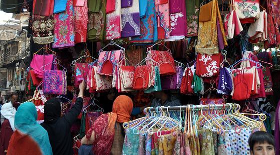 On Eid eve, traders shoot up prices